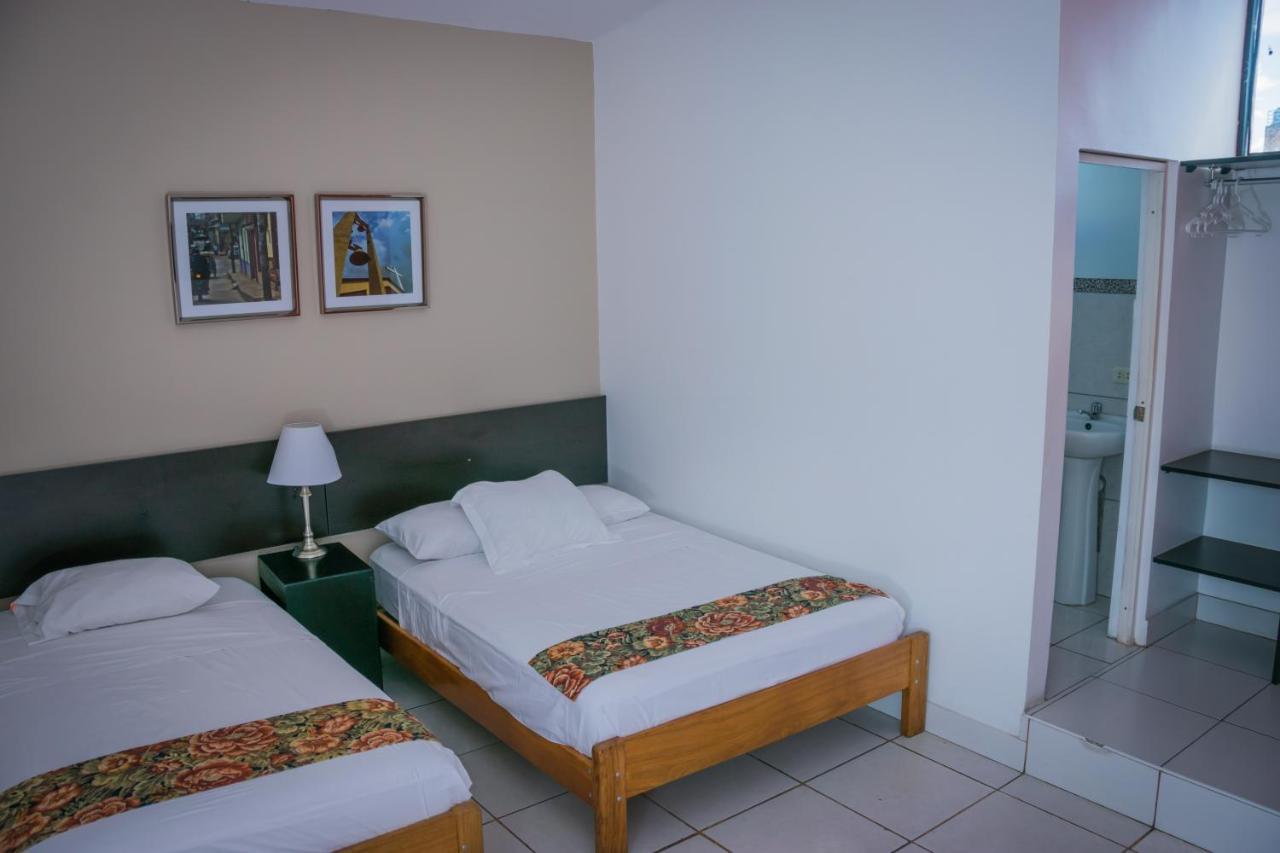 Hostal "Centrika" Tarapoto Exterior foto