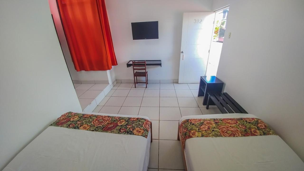 Hostal "Centrika" Tarapoto Exterior foto