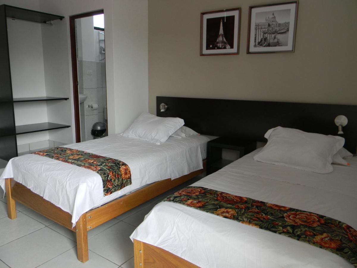 Hostal "Centrika" Tarapoto Exterior foto